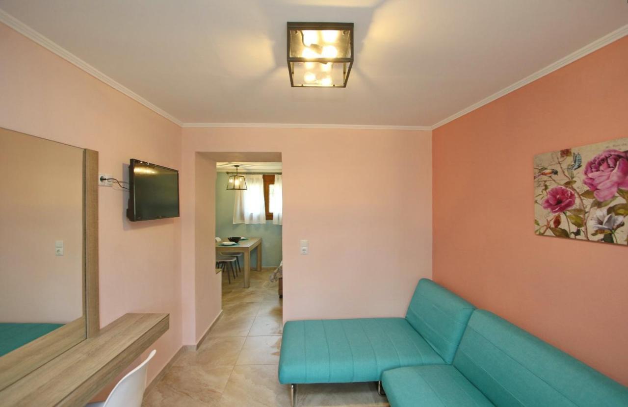 Panos House Apartamento Koínira Exterior foto